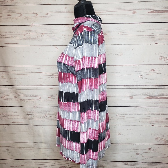 Made By Johnny NWT PINK Printed Turtleneck - Picture 5 of 7